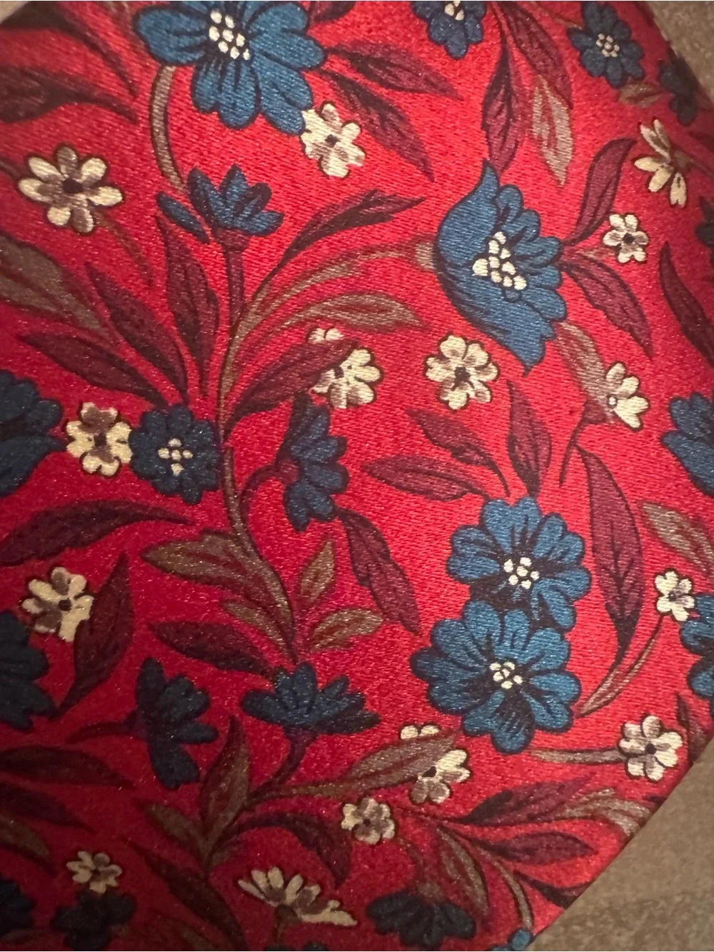 Oscar de la Renta Red Floral Silk Tie with Blue Accents
